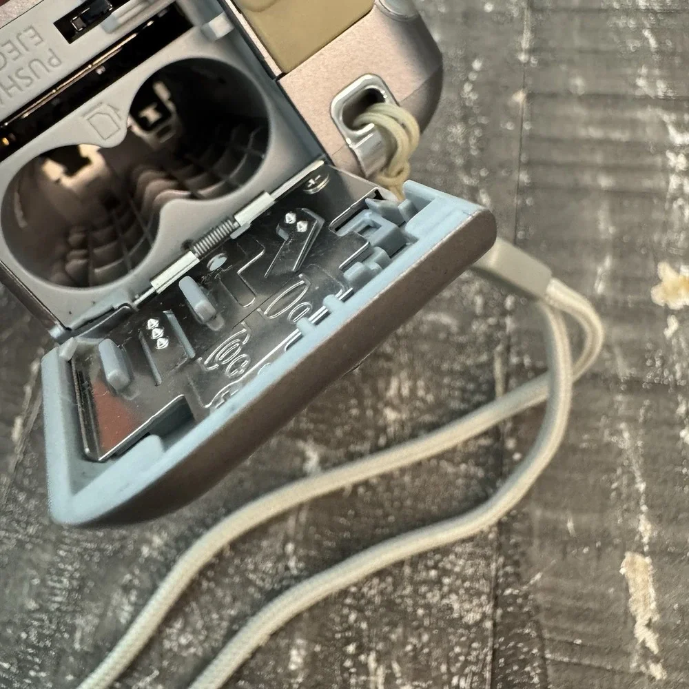 Canon PowerShot A410 Digital y2k Camera 3.2MP Silver Compact Digicam WORKS